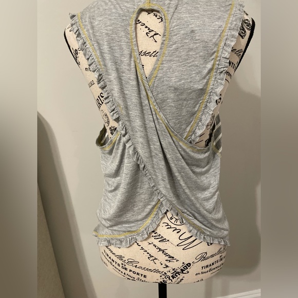 Grey Tank - Picture 3 of 8